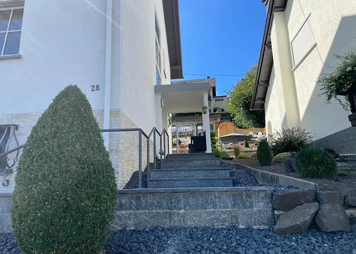 Moderne Ferienwohnung Zur Schlosshoehe